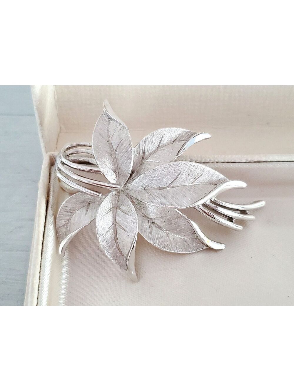 Vintage Crown Trifari Silver Brushed Leaves Brooch Pin